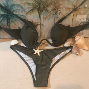 🌴Super Cute Bikini and Cover Up Bundle NWT🌴